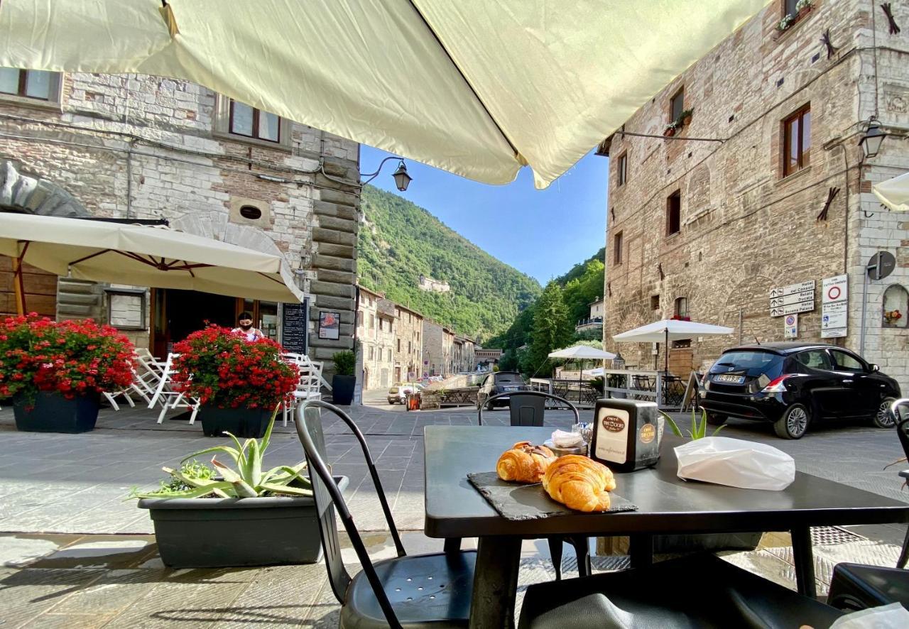 Red House Daire Gubbio Dış mekan fotoğraf