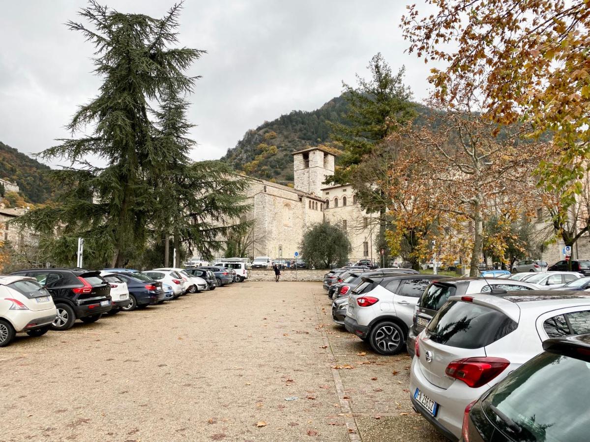 Red House Daire Gubbio Dış mekan fotoğraf