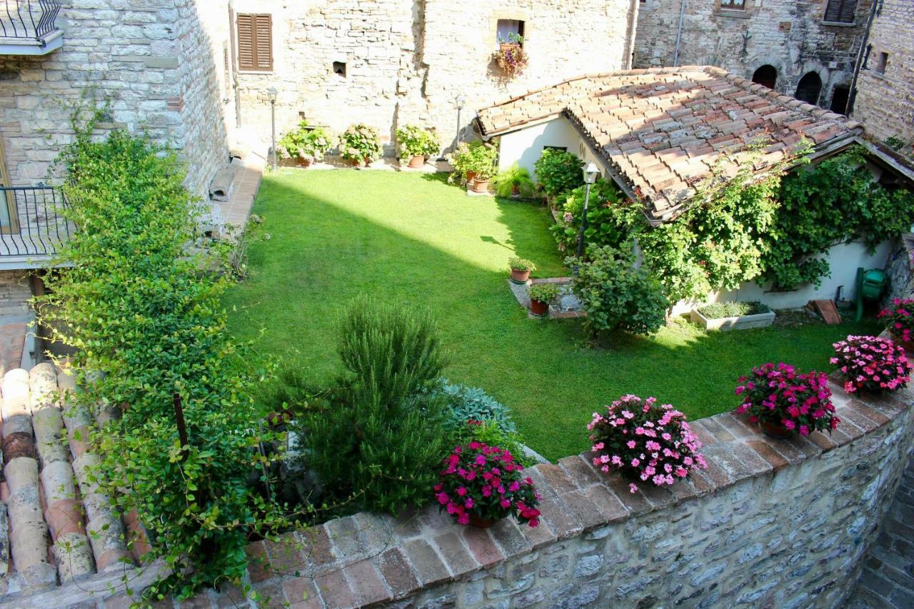 Red House Daire Gubbio Dış mekan fotoğraf